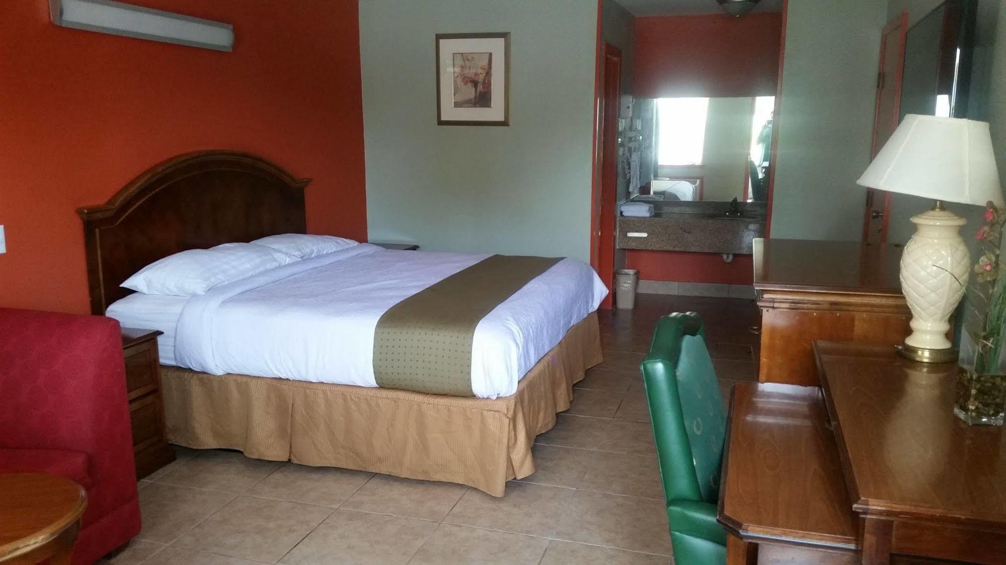 Texas Inn Brownsville Esterno foto